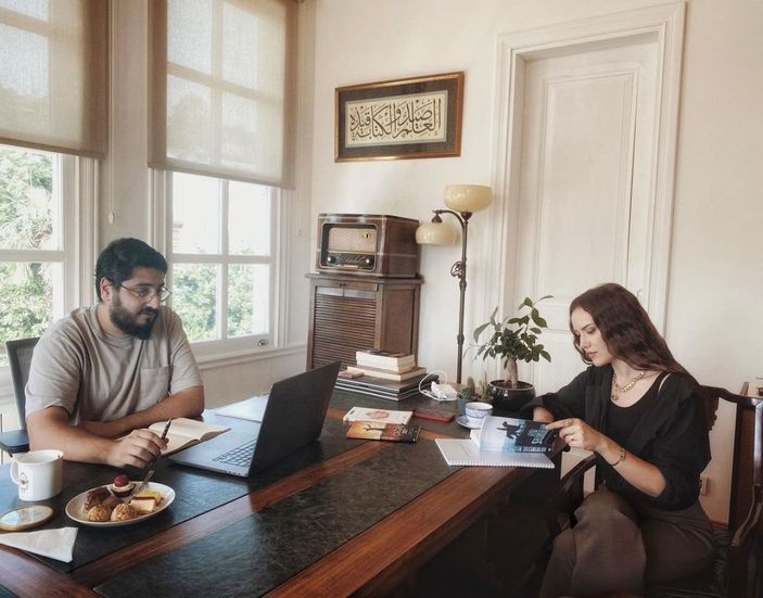 Alp Arslan dizisinde Fahriye Evcen sürprizi! Başrolü Barış Arduç'la paylaşacak..