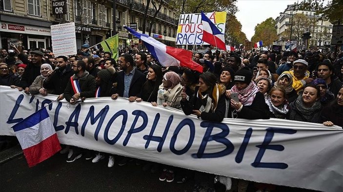 Fransa’da Müslümanları hedef alan yasa tasarısına ikinci onay