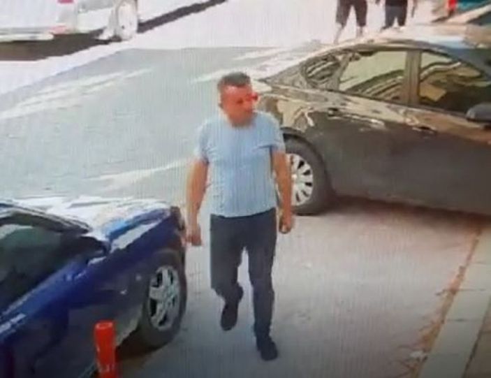 i Denizli'de kahvehaneden cep telefonu çalan hırsız