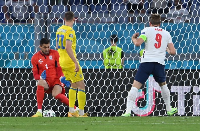 EURO 2020'de Ukrayna'yı eleyen İngiltere yarı finalde