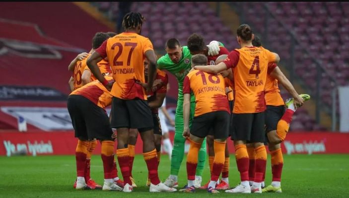 Galatasaray, transferleri 7 Temmuz'a yetiştirmeye çalışıyor