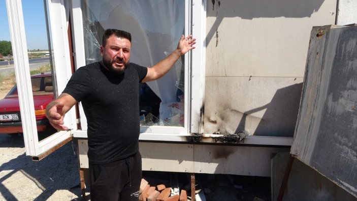 Antalya'da 'Zavadanak Bekir', evini yakmaya çalışan kişiyi tüfekle kovaladı