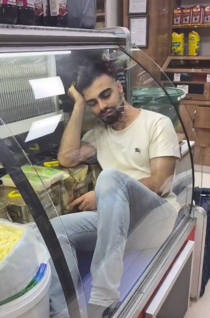 Konya'da gıda dolabına girip video çeken gence esnaf tepkili