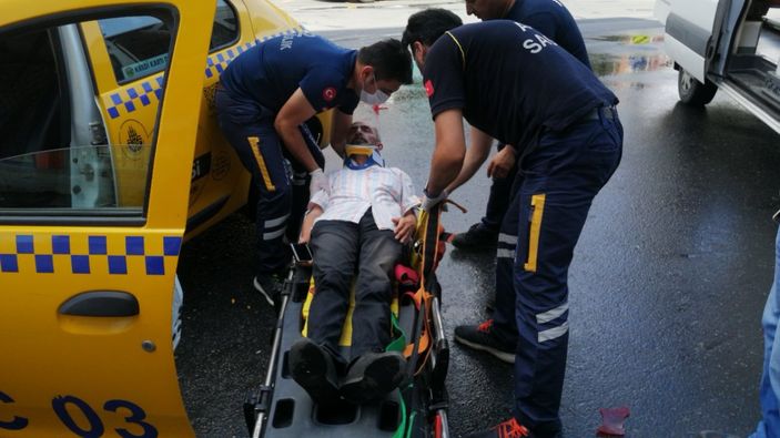 Başakşehir’de yangına giden itfaiye aracı kaza yaptı