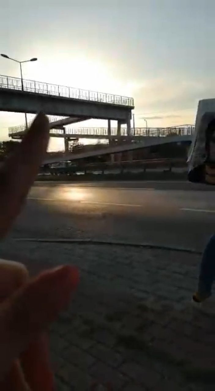 Büyükçekmece’de üst geçidi kullanmayan hemşireye araba çarptı