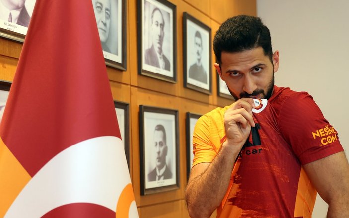 Galatasaray, Emre Akbaba'yla yeniden anlaştı