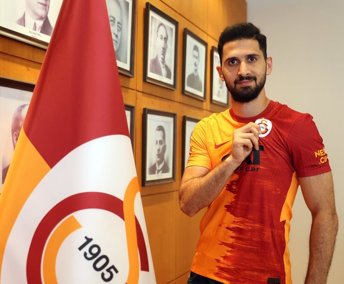 Galatasaray, Emre Akbaba'yla yeniden anlaştı