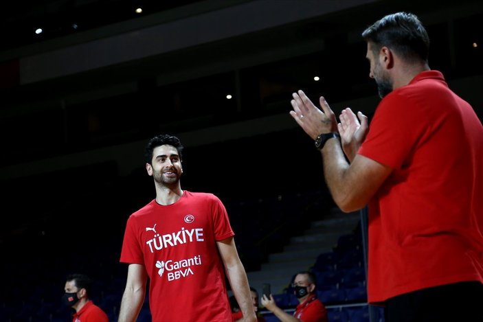 FIBA Olimpiyat Elemeleri'nde Türkiye, yarı finalde Yunanistan'a yenildi