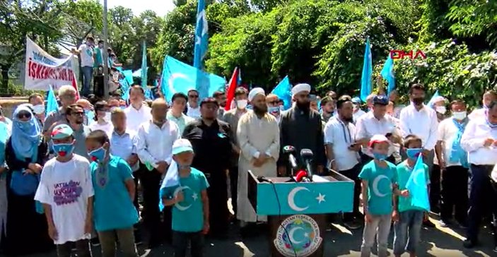 Çin Başkonsolosluğu önünde Doğu Türkistan için protesto