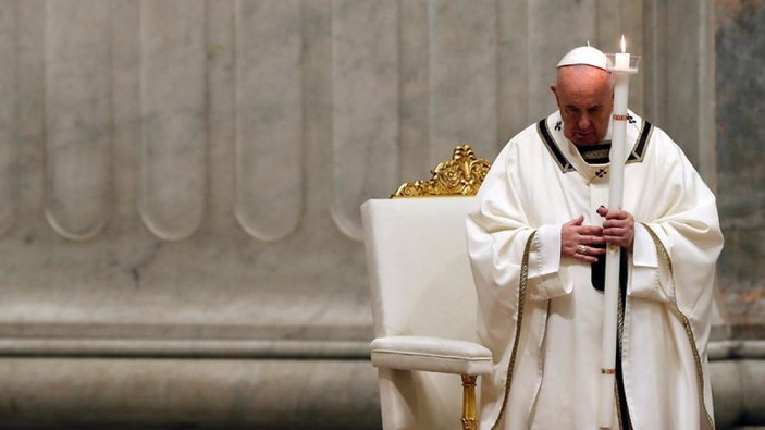 Papa Francis, bağırsak ameliyatı oldu