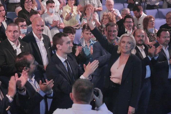 Marine Le Pen, yeniden Ulusal Birlik'in liderliğine seçildi