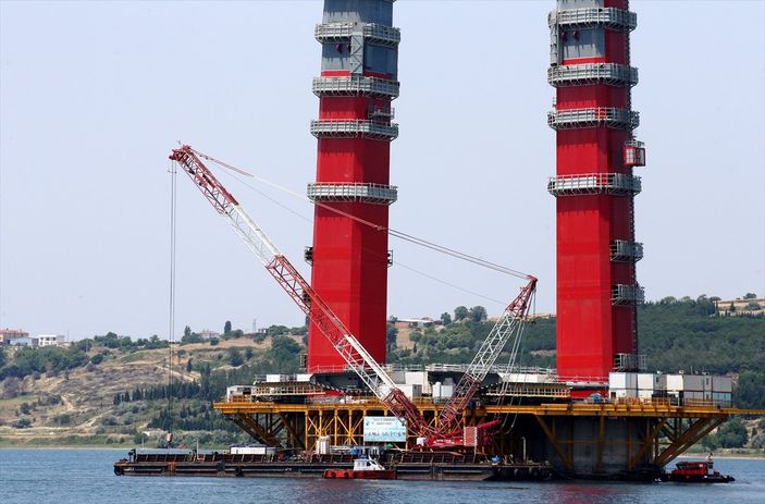 a, 1915 Çanakkale Köprüsü'nün askı halatlarının montajı yapılıyor