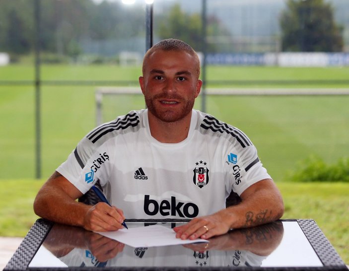 Beşiktaş'ta 4 oyuncuyla yeni sözleşme