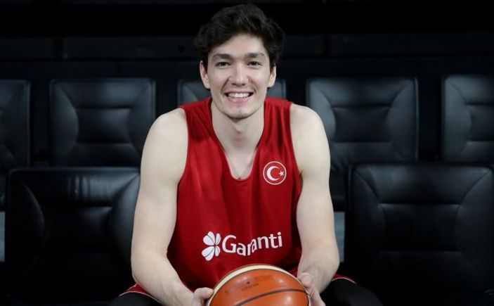 Gelen tepkilerin ardından tüm hesaplarını kapattı! Cedi Osman kimdir? Cedi Osman'ın biyografisi..
