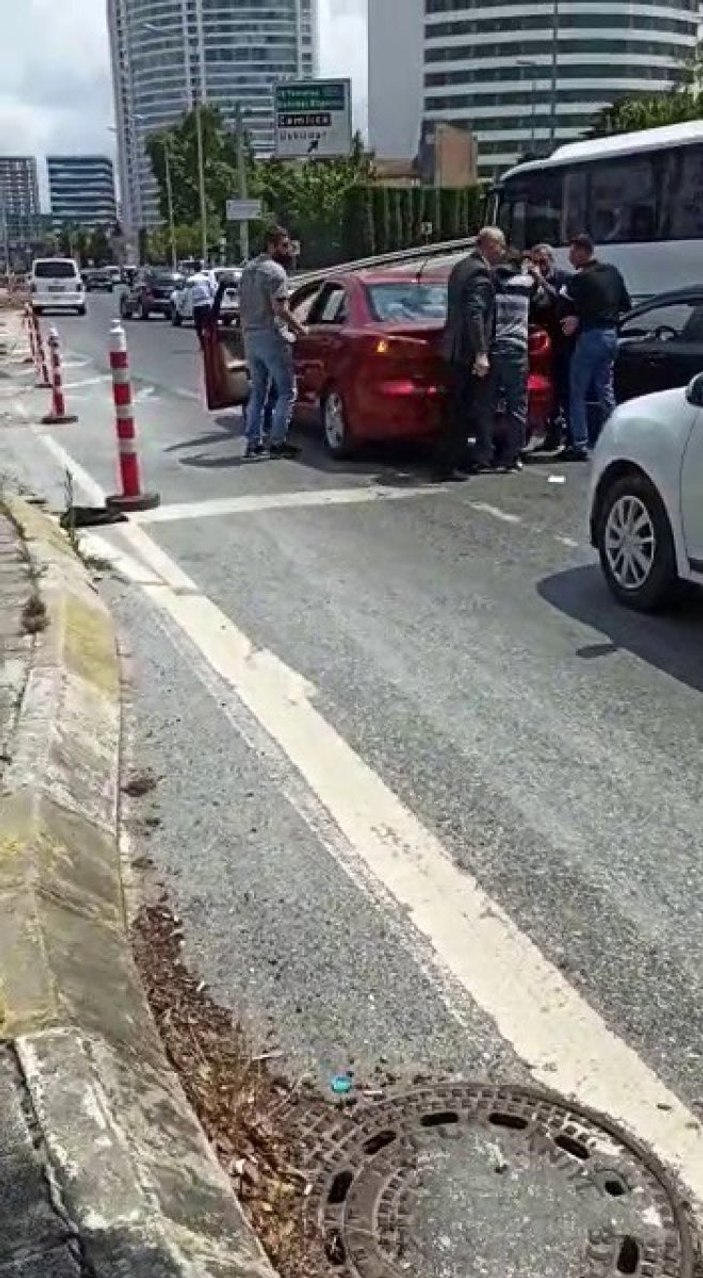 Ümraniye'de düğün konvoyunun önünü kesti, dayak yedi