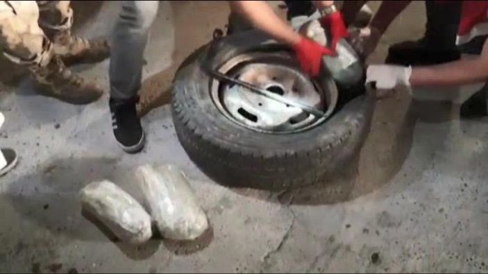 d Şanlıurfa’da minibüsten 14 kilo 670 gram esrar çıktı