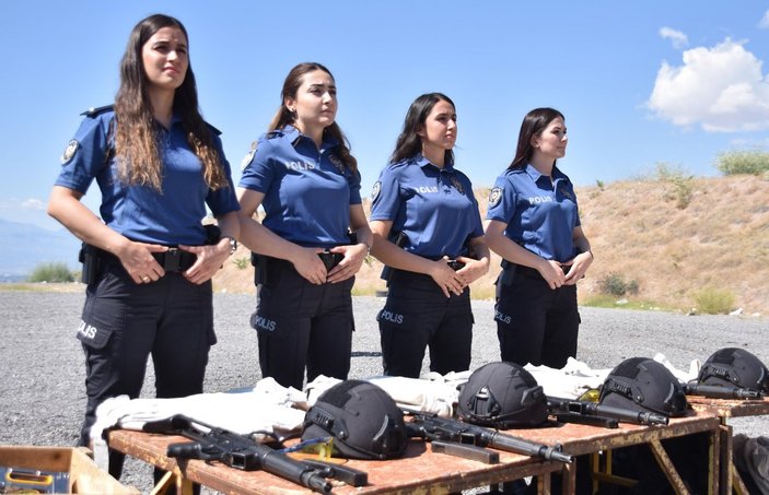 Kayseri'de, kadın polisler atış eğitiminde