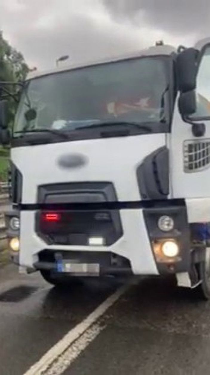 i Üsküdar’da, çakarlı kamyon sürücüsüne para cezası verildi