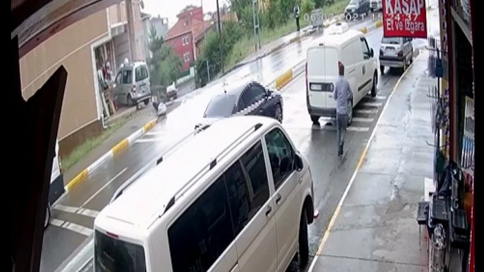 Sultanbeyli’de 17 yaşındaki ehliyetsiz sürücünün kaza anları kamerada