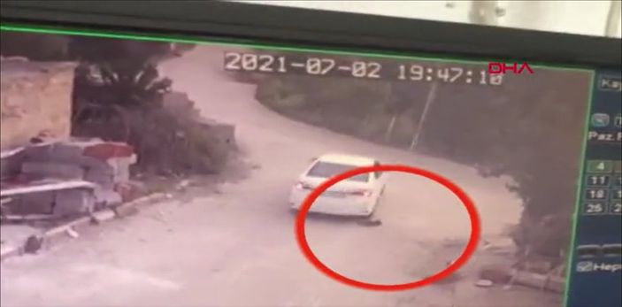 d Konya’da yavru köpeği ezip yoluna devam etti