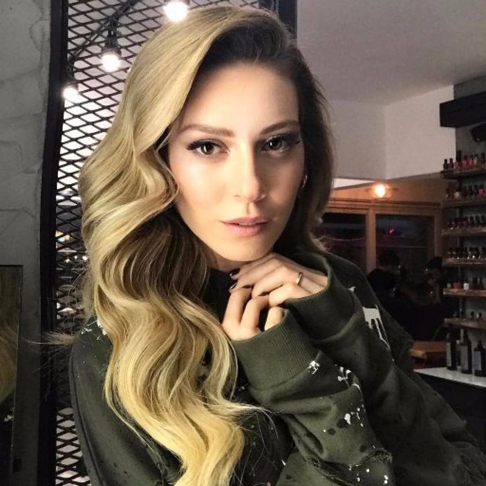 Görenler tanıyamadı! Sinem Kobal imaj değiştirdi, bambaşka biri oldu..