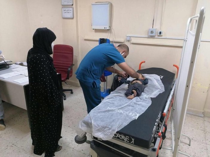 Suriye'de teröristler, hasta taşıyan ambulansa ateş açtı