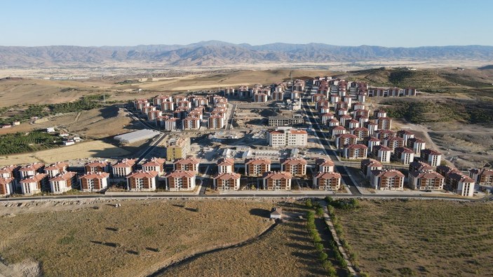 Elazığ'da deprem sonrası 15 bin kişilik konut inşa edildi