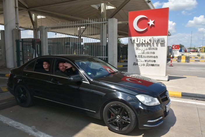 d Gurbetçiler ana vatana gelmeyi sürdürüyor