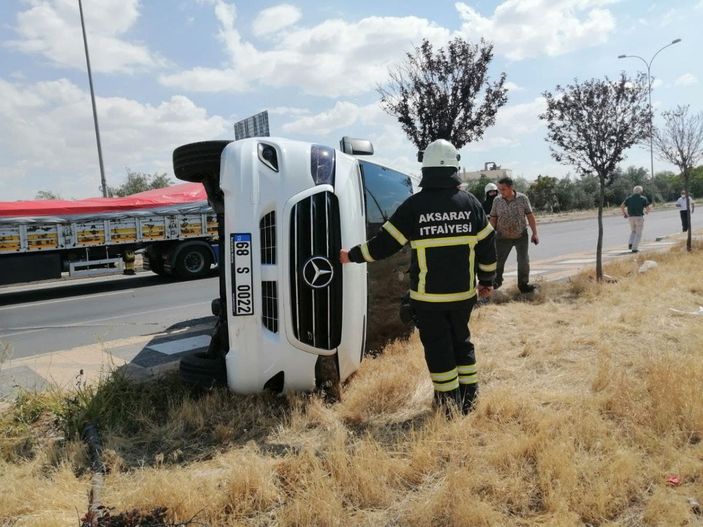 Aksaray’da servis minibüsü devrildi