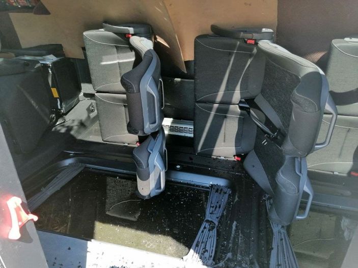 Aksaray’da servis minibüsü devrildi