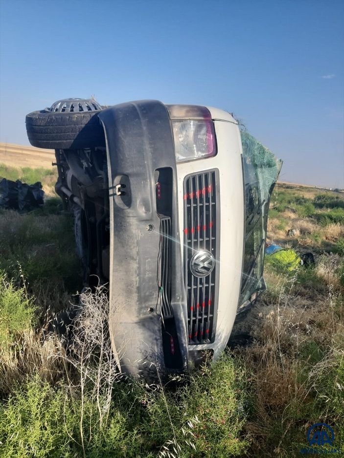d Aksaray’da minibüs şarampole devrildi: 9 yaralı