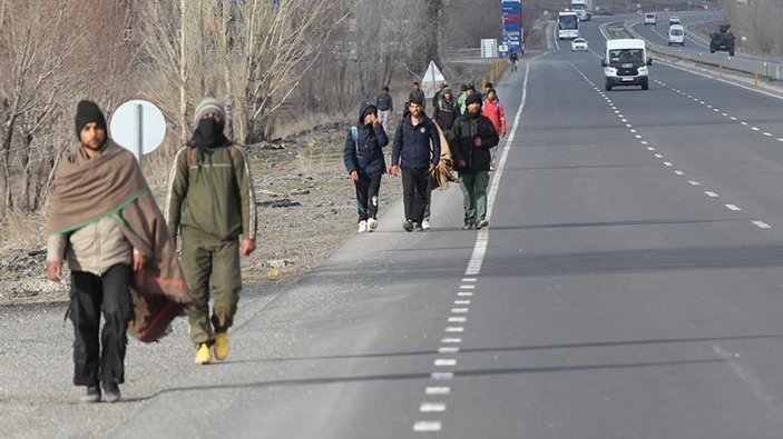 Afganistan vatandaşları, Taliban'dan kaçarak Türkiye'ye geliyor