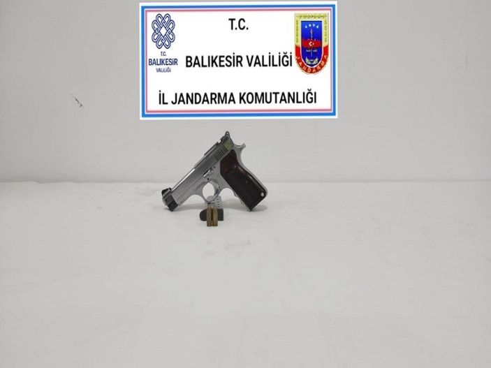 i Balıkesir'de aranan 15 suçlu yakalandı