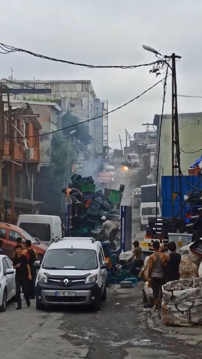 Sultangazi’de elektrik kablolarında patlama
