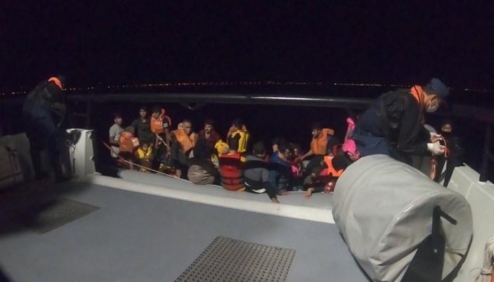 Balıkesir’de 42 düzensiz göçmen kurtarıldı