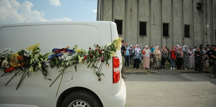 Srebrenitsa'da soykırım kurbanı 19 kişi daha defin için hazırlandı