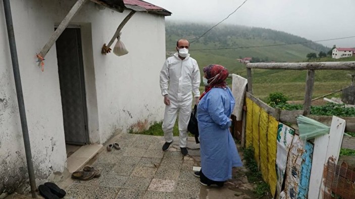 Karadeniz'de aşı mesaisi: Sağlık çalışanları 1800 metreye çıktı