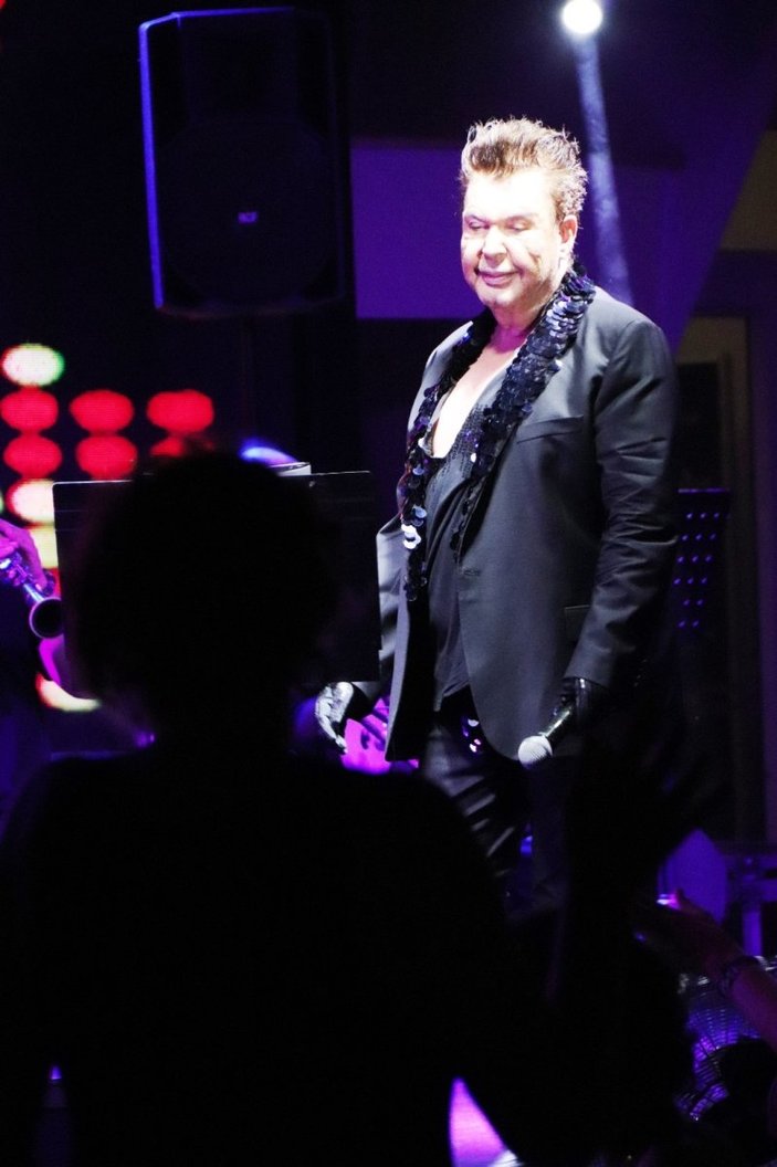 Bodrum'da konser veren Kuşum Aydın, alkışı az bulunca sahneden indi
