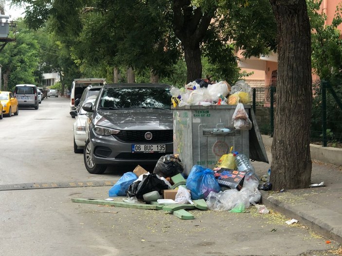 Çankaya'da sokaklar çöp yığınlarıyla doldu