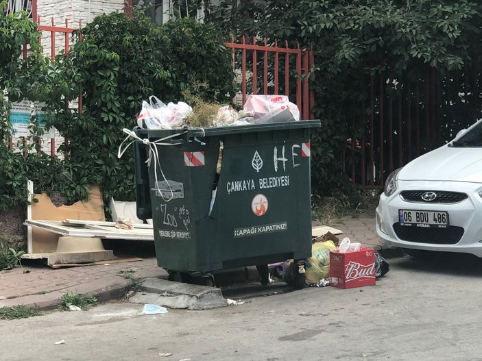 Çankaya'da sokaklar çöp yığınlarıyla doldu