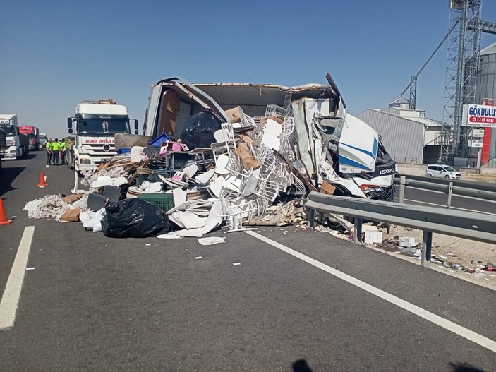 Aksaray'da kazadan kaçan sürücü kaza yaptı: 6 yaralı