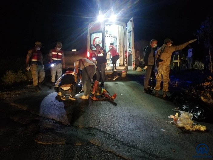 Van'da kaçak göçmen taşıyan minibüs kaza yaptı