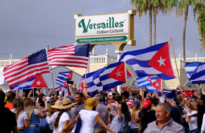 Küba sokakları, gösteriye sahne oldu