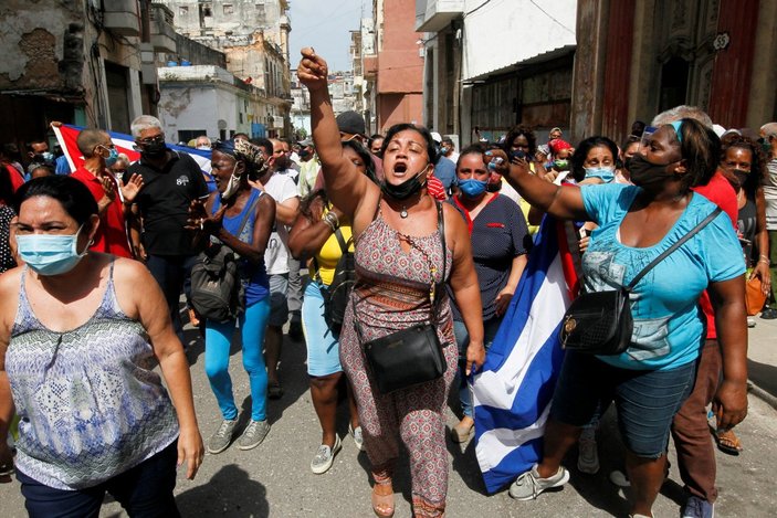 Küba sokakları, gösteriye sahne oldu