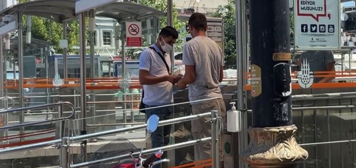İstanbul’da HES kodu fırsatçılarının turist avı kamerada