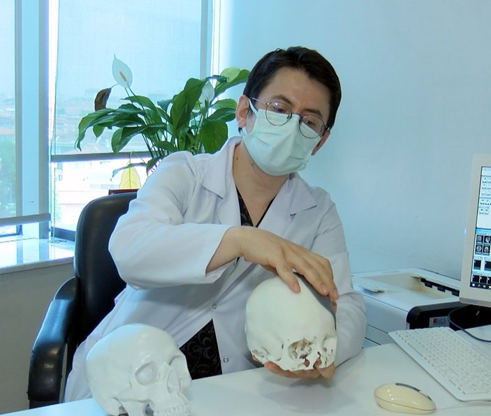 İstanbul’da kafatası kemiklerini aylarca karnında taşıdı
