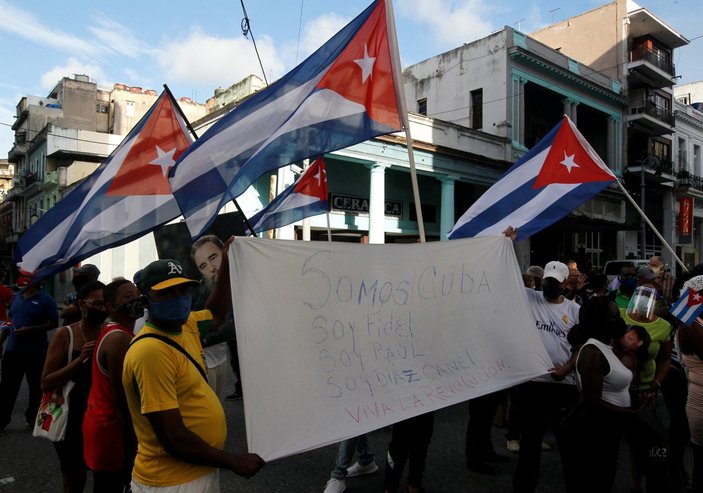 Küba yönetimi: Devrimi teslim etmeyeceğiz