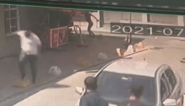 i Beyoğlu’nda bakkalda silahlı saldırı