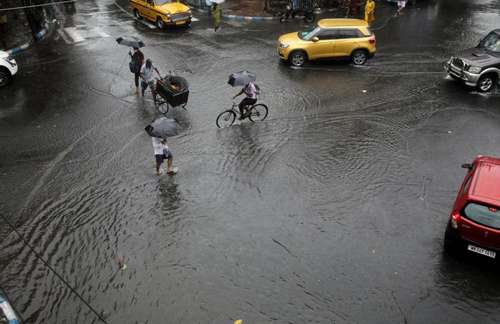 i Hindistan’da yıldırım düştü: 28 ölü