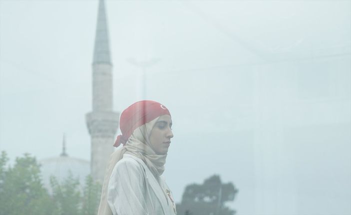 a, 15 Temmuz'da 14 yaşındaki kız, kolundan aldığı kurşunla gazi oldu